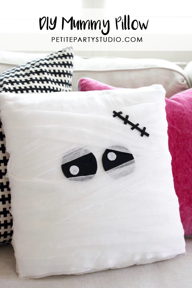 diy-halloween-mummy-pillow