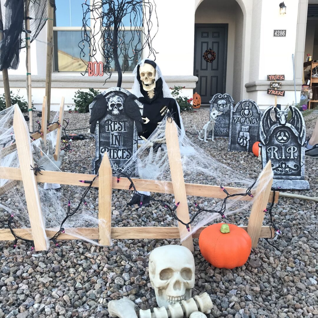 diy-halloween-graveyard-fence-rebecca-propes-design-diy